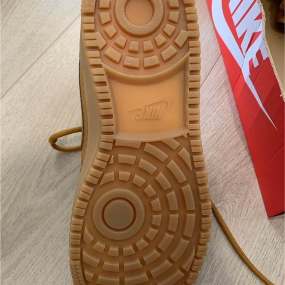 Nike Court Borough Mid Winter - Picture 2 of 3